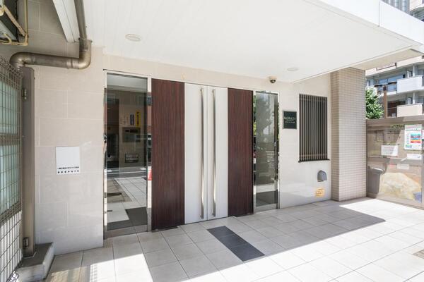 20/20 エントランス