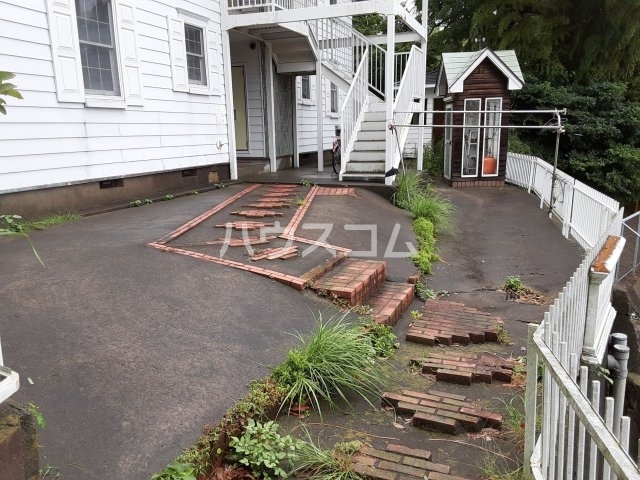 13/17 エントランス