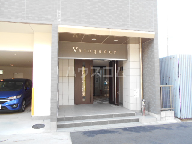 22/28 エントランス