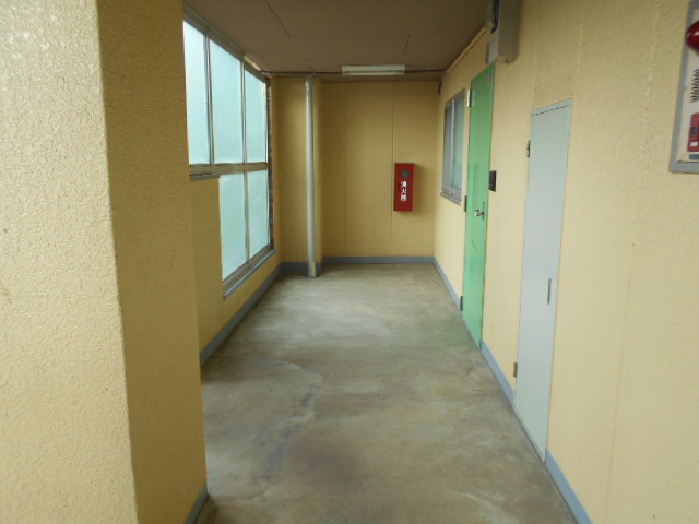 20/30 エントランス