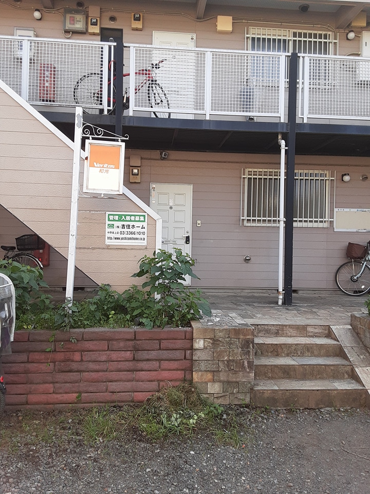 26/30 エントランス