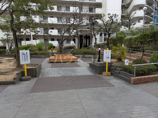 22/25 エントランス