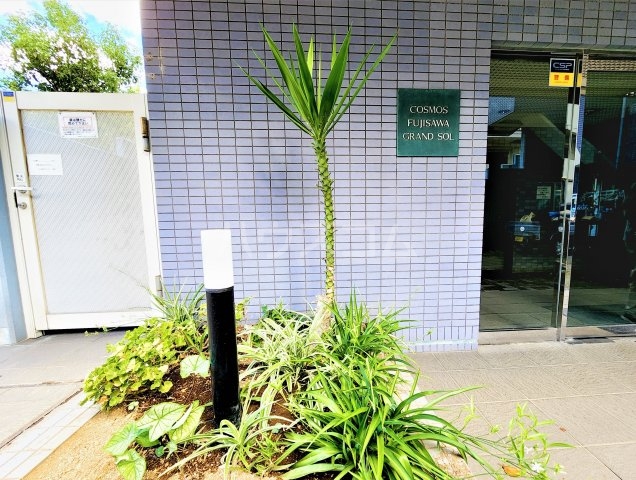 21/30 エントランス