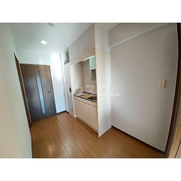 16/20 エントランス