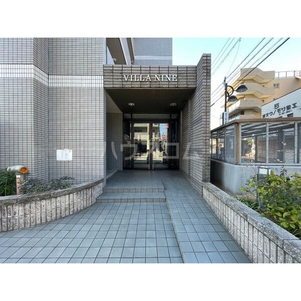 15/19 エントランス