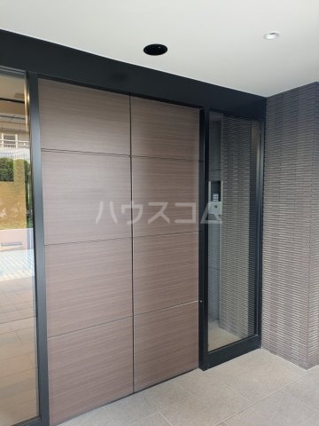 2/4 エントランス