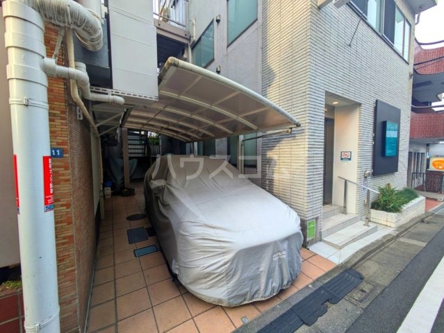 21/26 エントランス