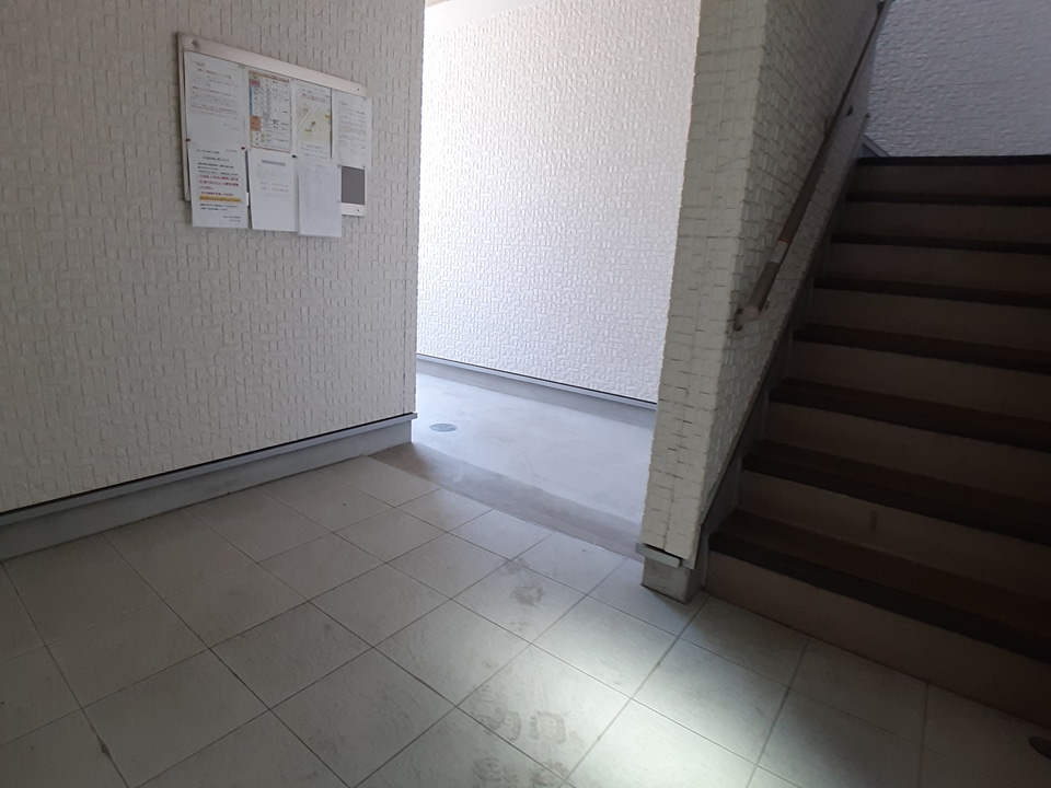 21/29 エントランス