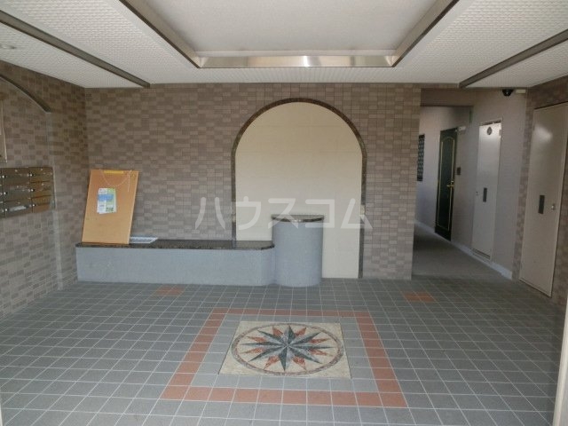 21/29 エントランス