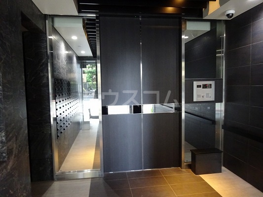 21/30 エントランス