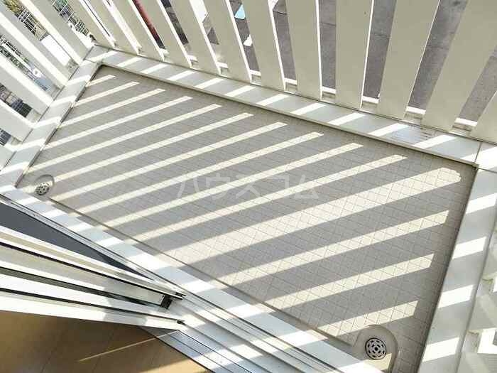 13/23 バルコニー