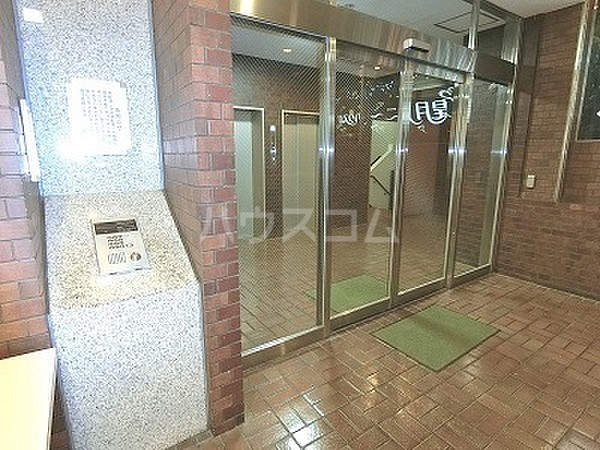 14/22 エントランス