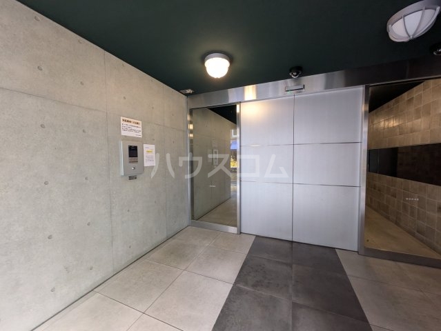 21/27 エントランス