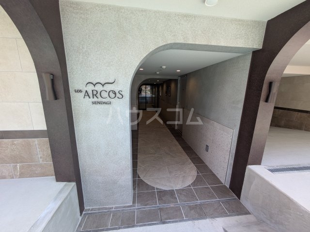 23/23 エントランス