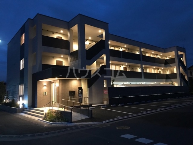 24/30 エントランス