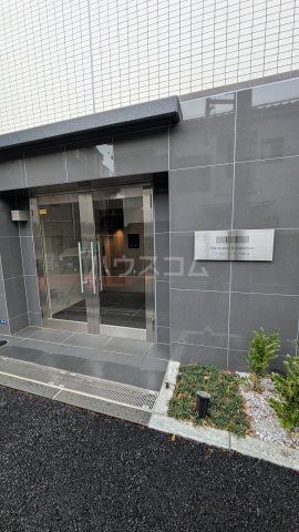 21/30 エントランス