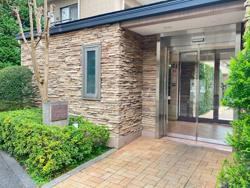 17/27 エントランス