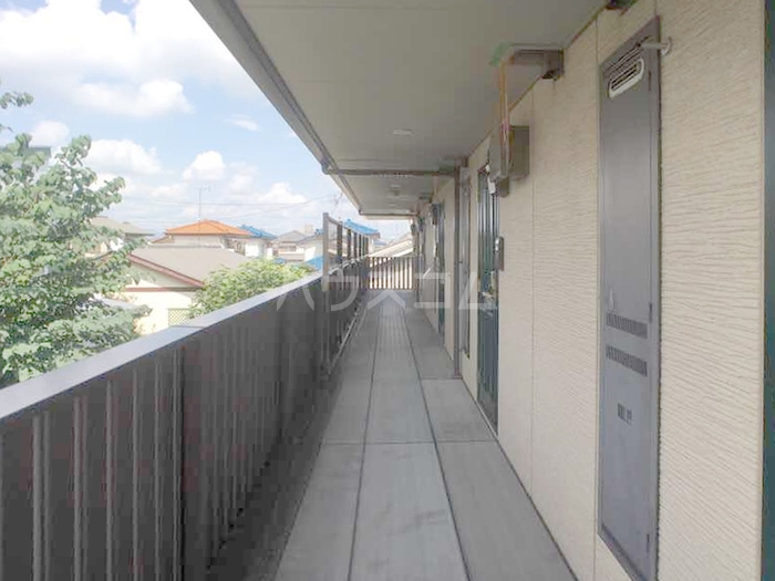 23/30 エントランス