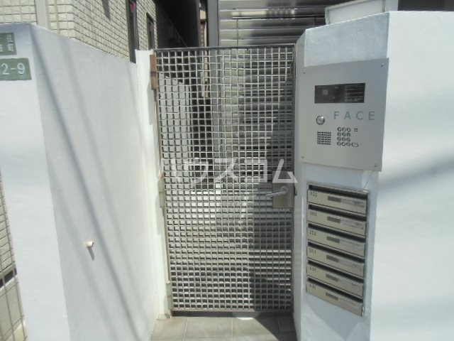 15/18 エントランス