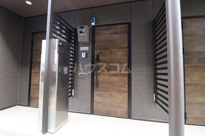 25/30 エントランス