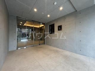 16/17 エントランス