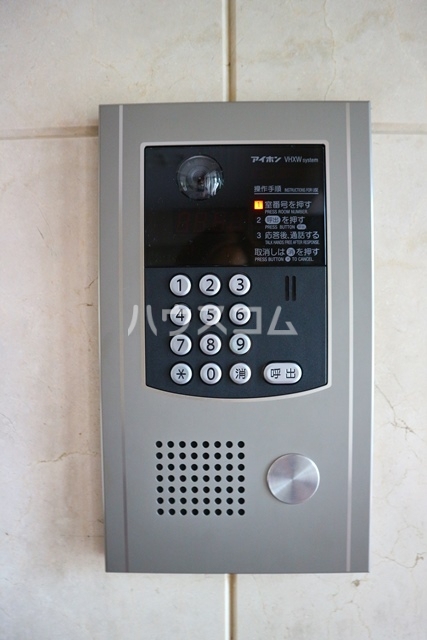 26/30 エントランス