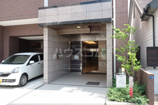 20/27 エントランス