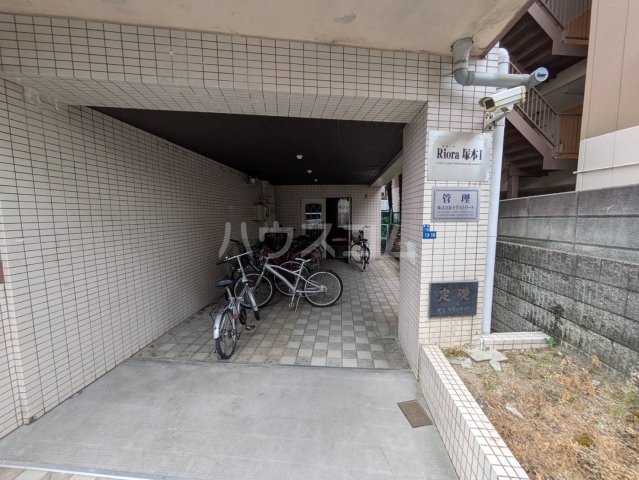 18/25 エントランス