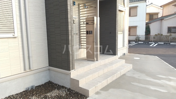 18/29 エントランス