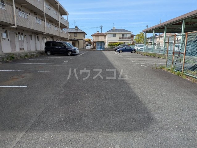18/18 駐車場