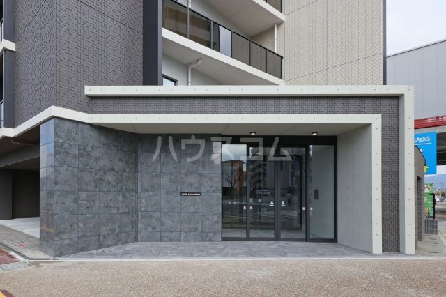 15/16 エントランス