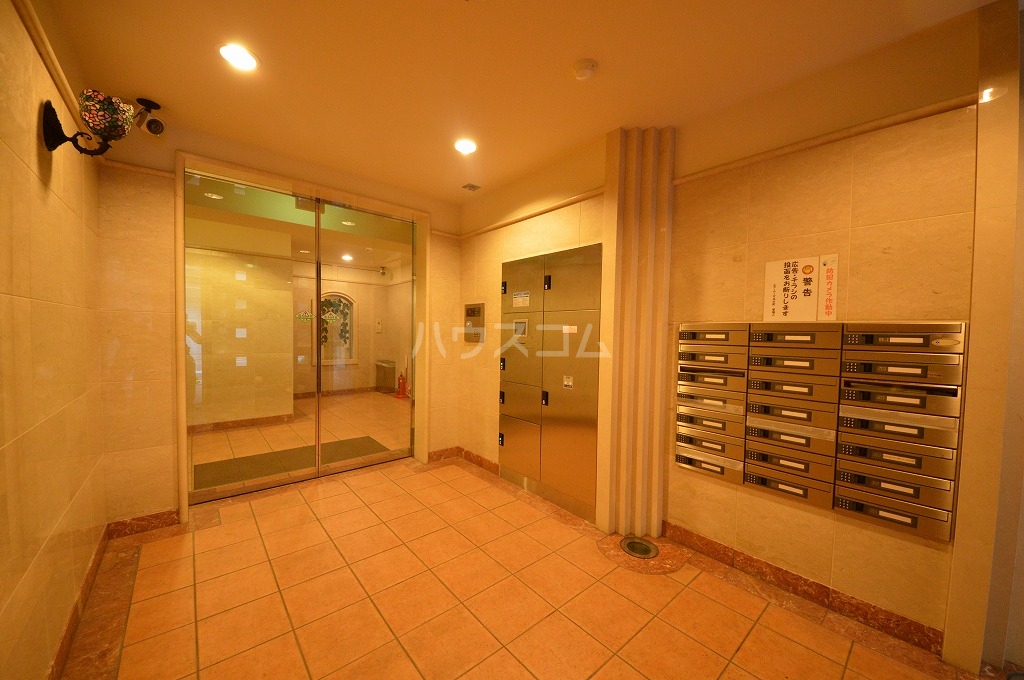 20/30 エントランス