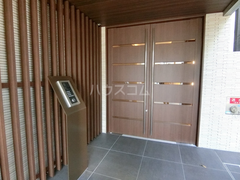 15/26 エントランス