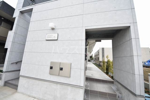 16/25 エントランス