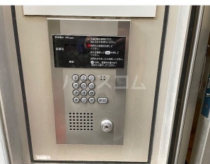 18/27 エントランス