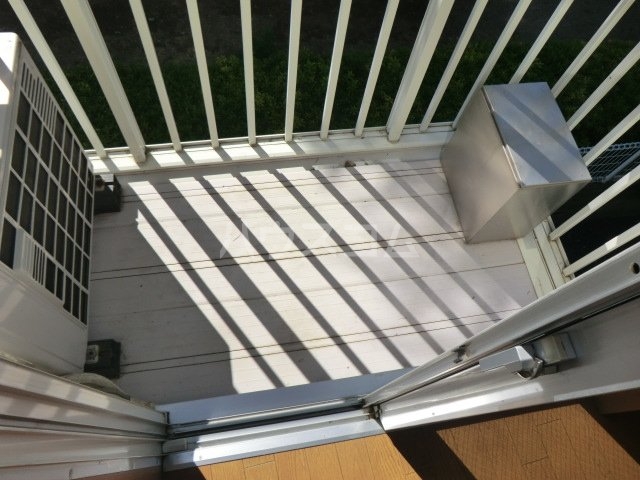 18/25 バルコニー