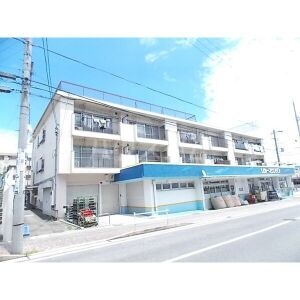 18/27 エントランス