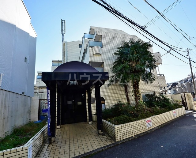 24/26 エントランス