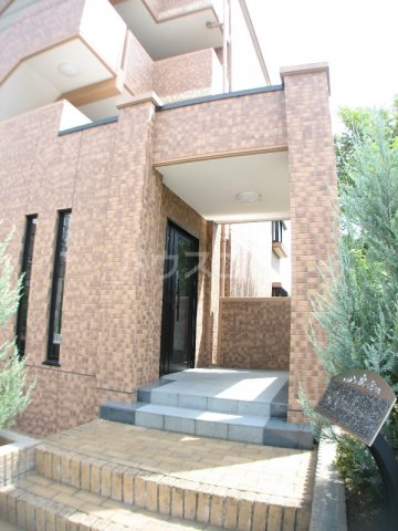 15/23 エントランス