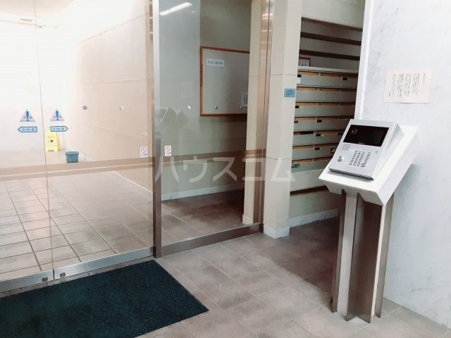 18/29 エントランス