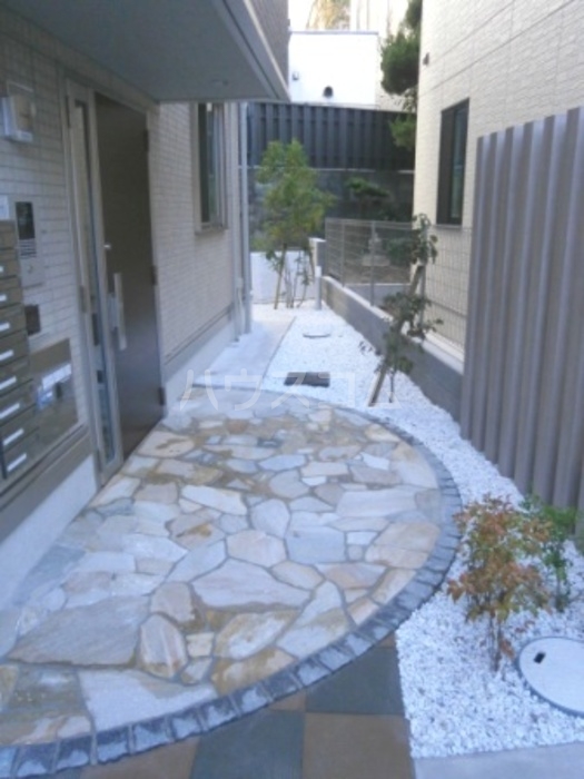 17/23 エントランス