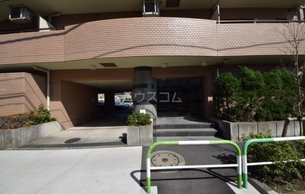 17/25 エントランス