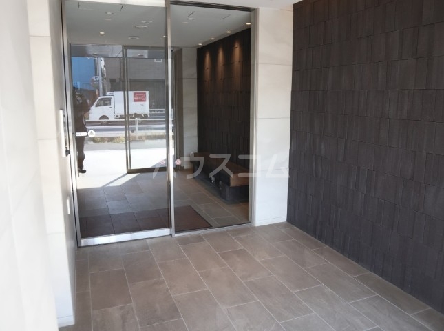 14/15 エントランス