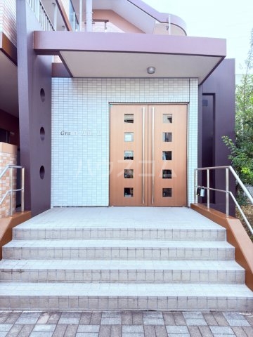 17/25 エントランス