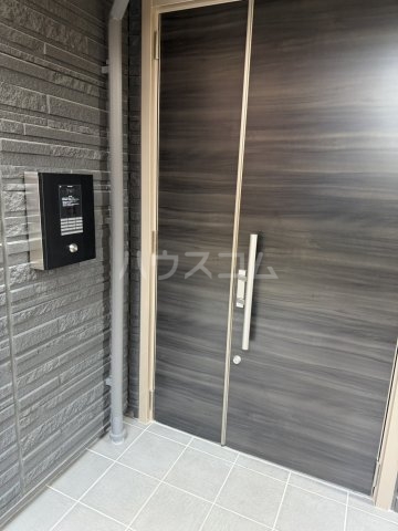 24/30 エントランス