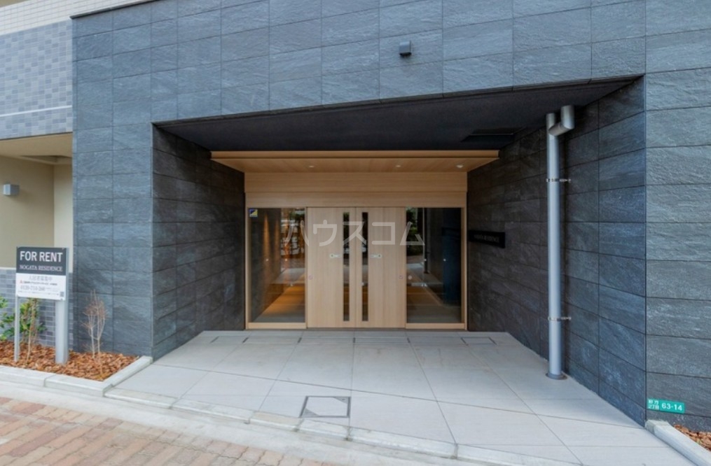 19/28 エントランス