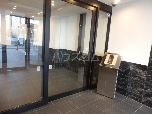 19/29 エントランス