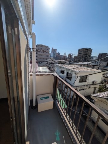 18/28 バルコニー