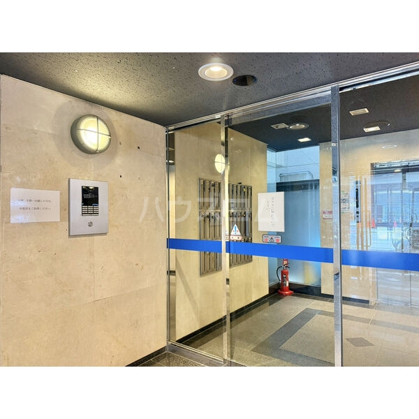 14/14 エントランス