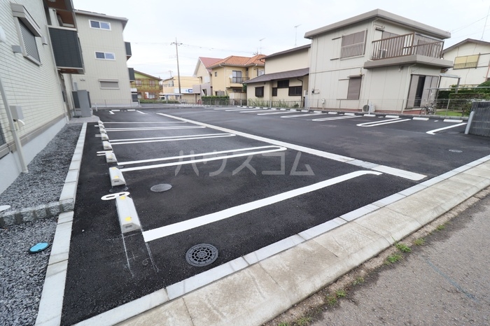 19/23 駐車場